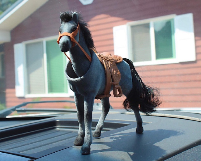 Batty Bargains Majestic Bobblehead Horse with Dashboard Adhesive (Grey)